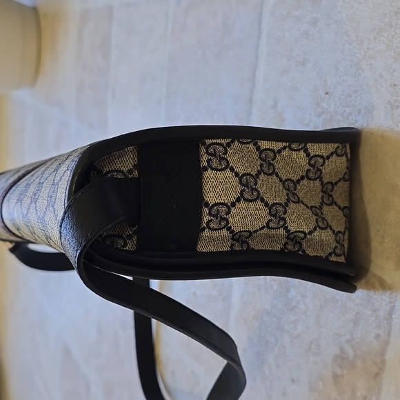 Vintage Authentic Gucci Shoulder Bag - Picture 11 of 13